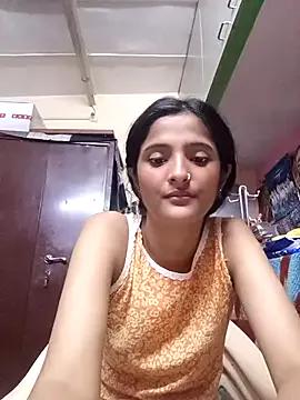 KittyBby14 from StripChat