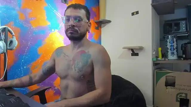 Slutty Leondevereda wants you to fuck their body now leondevereda from StripChat