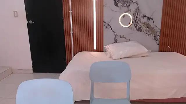 Lunagomez25_ from StripChat