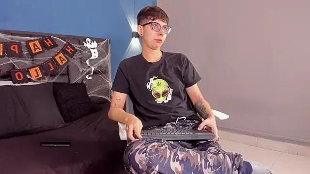 Naked MaykStons wants you to fuck her body now MaykStons from StripChat