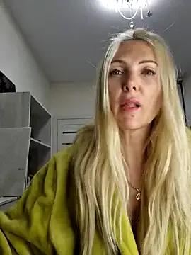Naked Monna wants you to fuck her body now Monna from StripChat