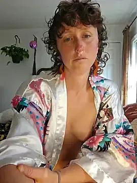 Discover slutty slut Mossy_kiss mossy_kiss from StripChat