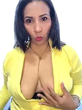 Mrsvictoriaaa from StripChat