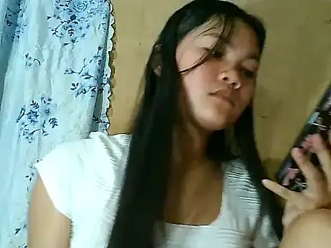 PinaySkinnyJust18 from StripChat