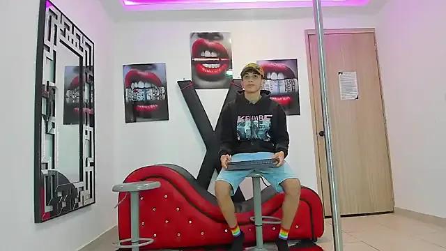 Sweet RED_EMPIRE wants you to fuck their body now RED_EMPIRE from StripChat