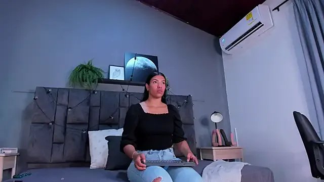 RiriiBrunette__ from StripChat