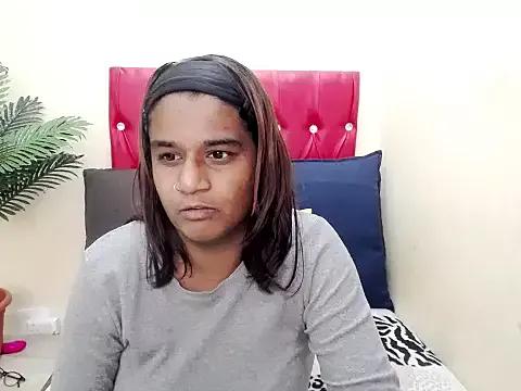 Strawberry_Lips from StripChat