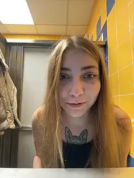 Sunny___Bunny from StripChat