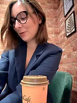 The_Snowwhitee from StripChat