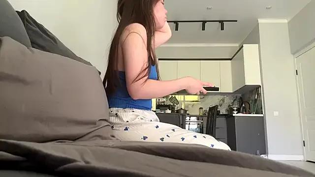 Wow_Akemi from StripChat