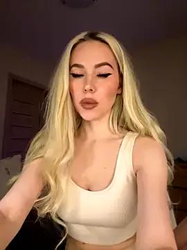 Cute XDinnax wants you to fuck her body now xDinnax from StripChat
