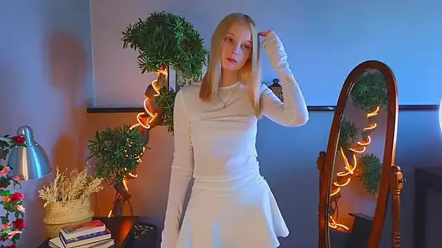 YungLyssy from StripChat